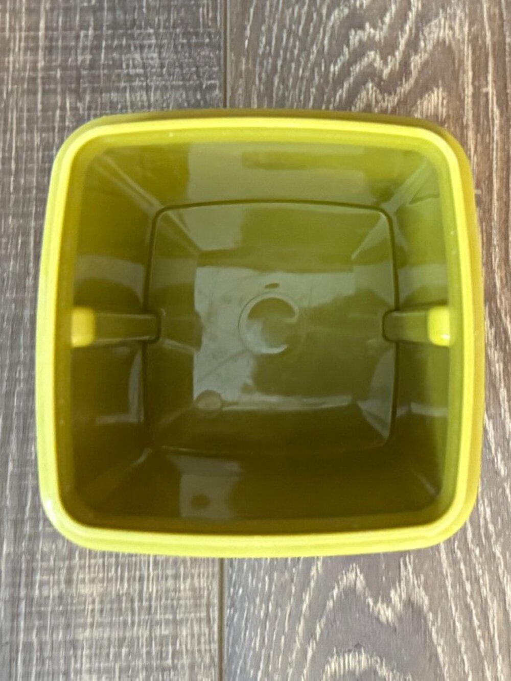 Tupperware Pick-A-Deli Pickle Container - Picture 9 of 16